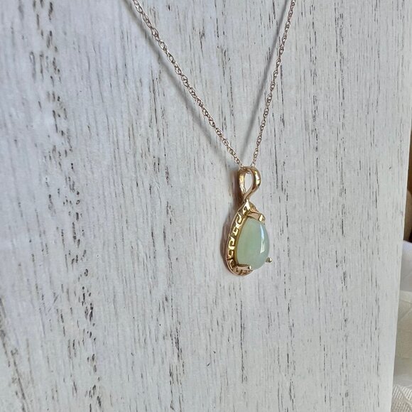 Green Jade Pendant Necklace 10K Gold Pendant, 14K Gold Chain - Picture 5 of 16